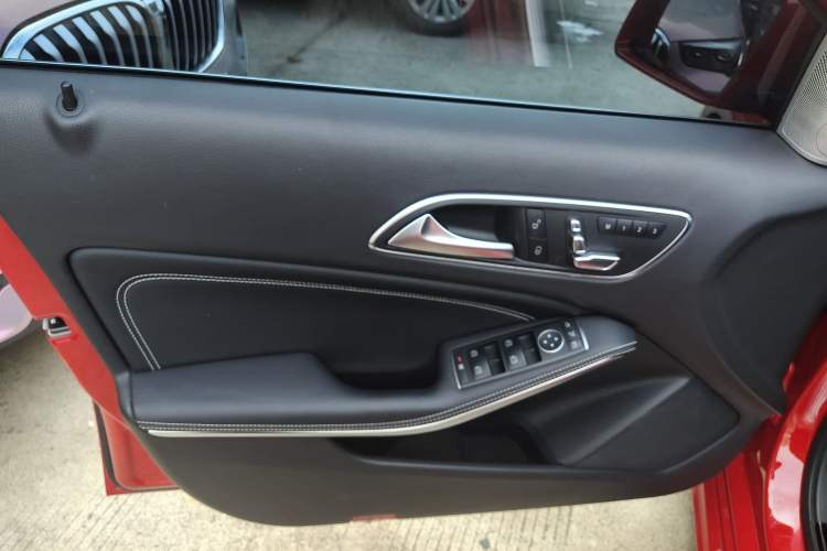 Used Mercedes-Benz A-Class 2017 Revised Version A 200 Fashion Edition Left Front Door Interior