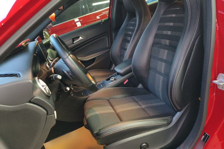 Used Mercedes-Benz A-Class 2017 Revised Version A 200 Fashion Edition Left Front Seat