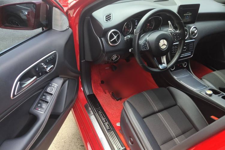 Used Mercedes-Benz A-Class 2017 Revised Version A 200 Fashion Edition Left Front Seat