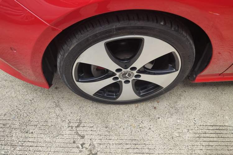 Used Mercedes-Benz A-Class 2017 Revised Version A 200 Fashion Edition Left Front Wheel Hub