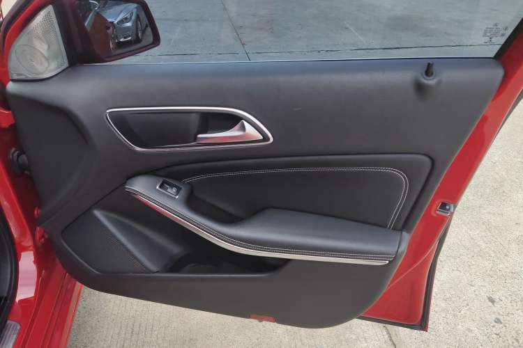 Used Mercedes-Benz A-Class 2017 Revised Version A 200 Fashion Edition Right Front Door Interior