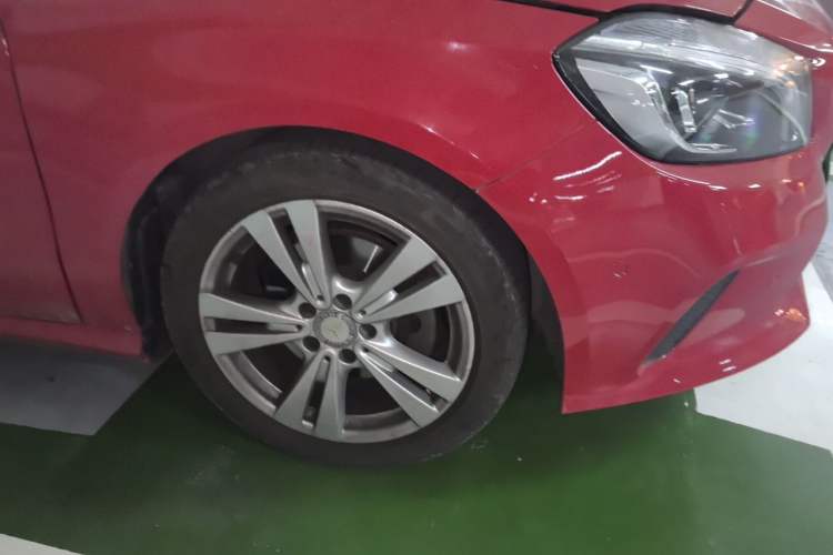 Used Mercedes-Benz A-Class 2017 A 200 Dynamic Edition Right Front Wheel Hub