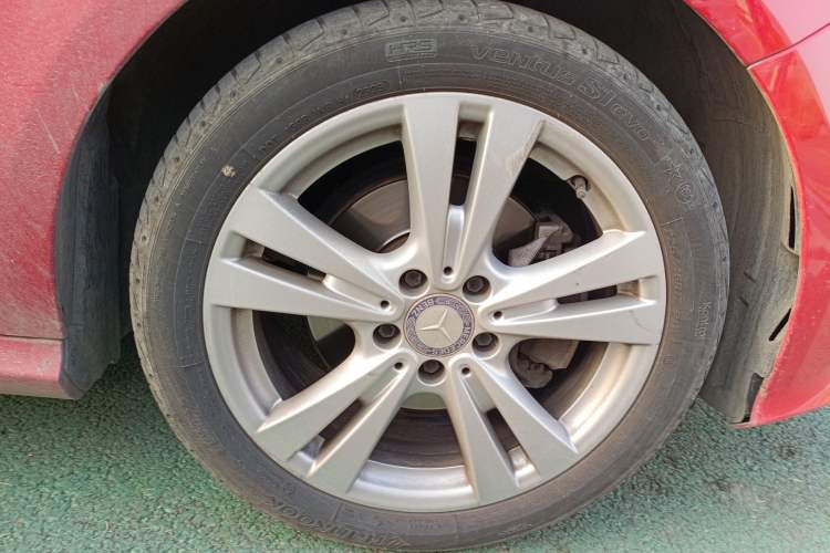 Used Mercedes-Benz A-Class 2017 A 200 Dynamic Edition Right Front Wheel Hub