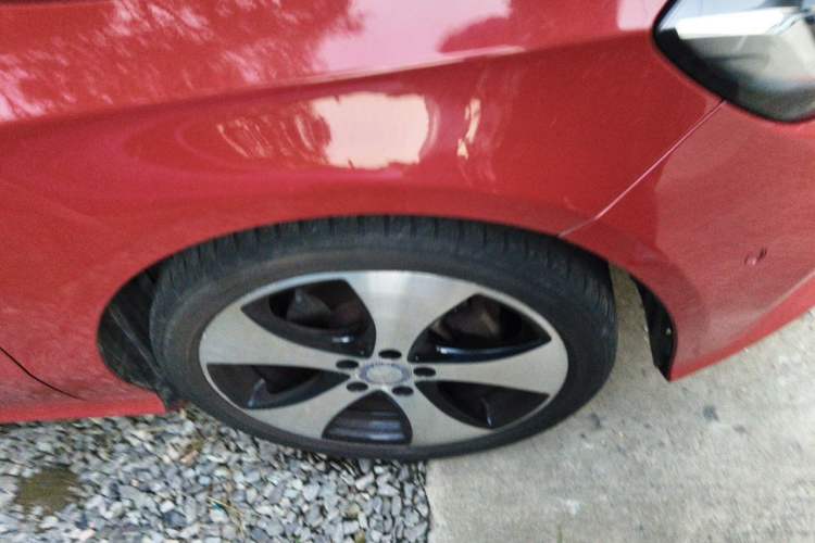 Used Mercedes-Benz A-Class 2017 A 200 Fashion Model Right Front Wheel Hub