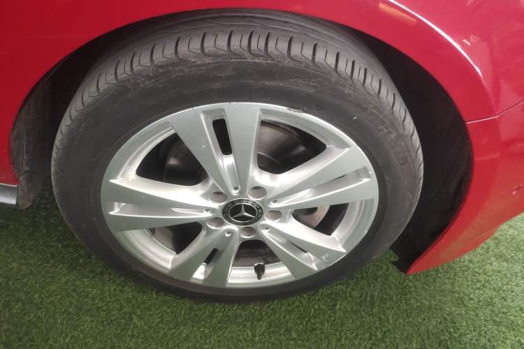 Used Mercedes-Benz A-Class 2017 Revised A 200 Dynamic Edition Right Front Wheel Hub