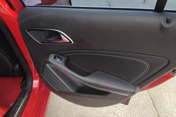 Used Mercedes-Benz A-Class 2017 Revised Version A 200 Fashion Edition Right Rear Door Interior