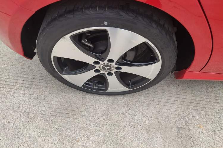 Used Mercedes-Benz A-Class 2017 Revised Version A 200 Fashion Edition Right Rear Wheel Hub
