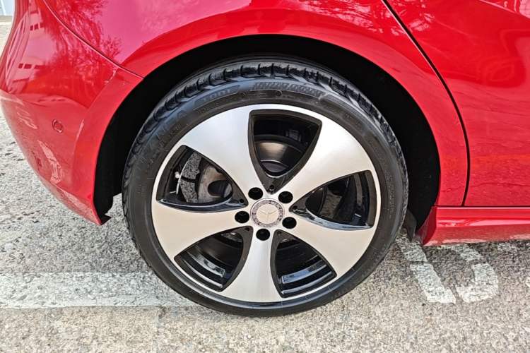 Used Mercedes-Benz A-Class 2017 A 200 Fashion Model Right Rear Wheel Hub