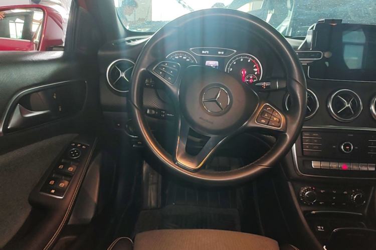 Used Mercedes-Benz A-Class 2017 Revised A 200 Dynamic Edition Steering Wheel