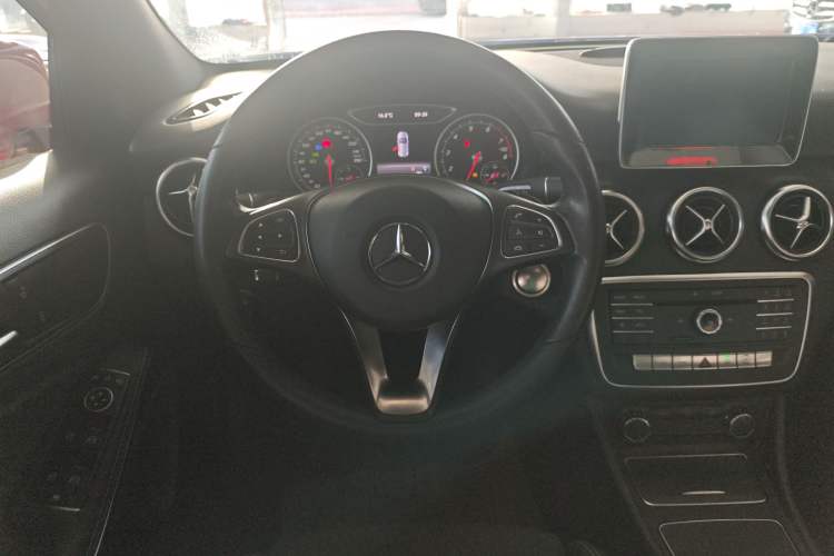 Used Mercedes-Benz A-Class 2017 A 200 Dynamic Edition Steering Wheel