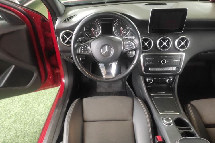 Used Mercedes-Benz A-Class 2017 Revised A 200 Dynamic Edition Steering Wheel