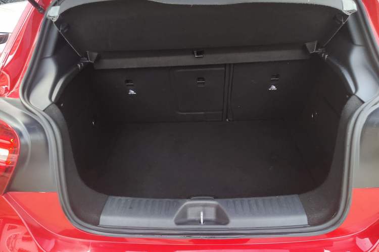 Used Mercedes-Benz A-Class 2017 Revised Version A 200 Fashion Edition Trunk