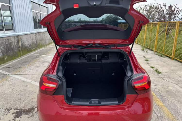 Used Mercedes-Benz A-Class 2017 A 200 Fashion Model Trunk