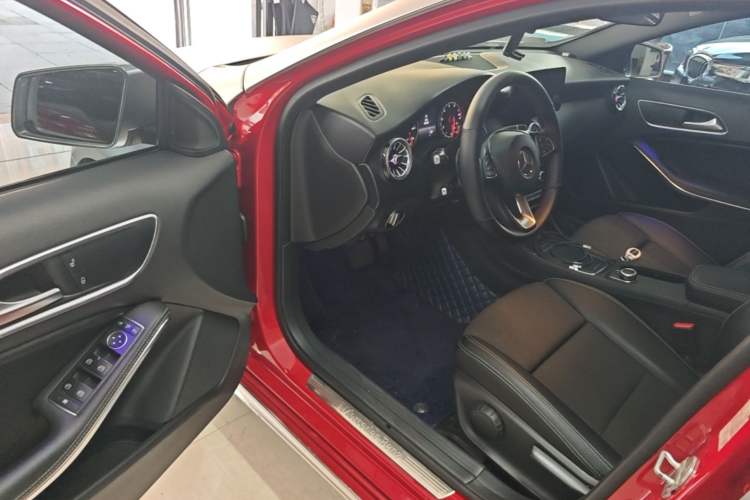 Used Mercedes-Benz A-Class 2017 A 200 Dynamic Edition Driver Seat