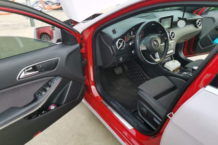 Used Mercedes-Benz A-Class 2017 A 200 Dynamic Edition Driver Seat