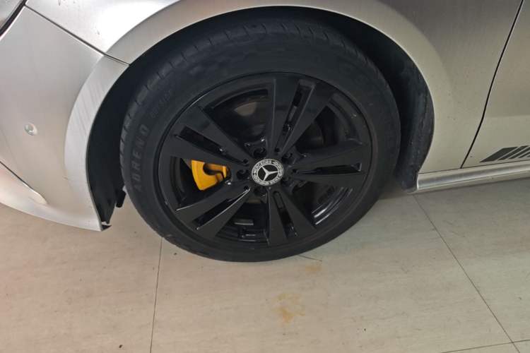 Used Mercedes-Benz A-Class 2017 A 200 Dynamic Edition Left Front Wheel Hub
