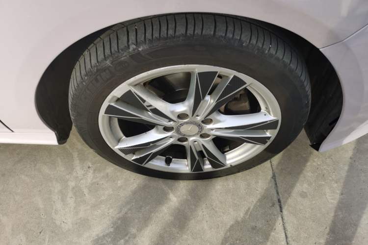 Used Mercedes-Benz A-Class 2017 A 200 Dynamic Edition Right Front Wheel Hub