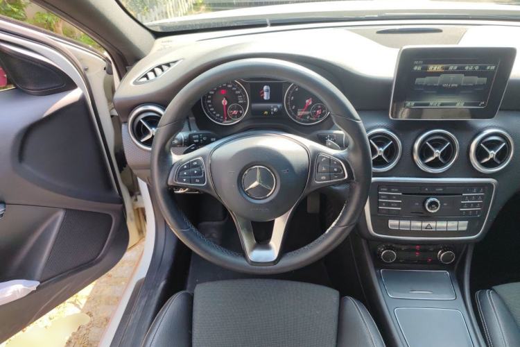 Used Mercedes-Benz A-Class 2017 Revised A 200 Dynamic Edition Steering Wheel