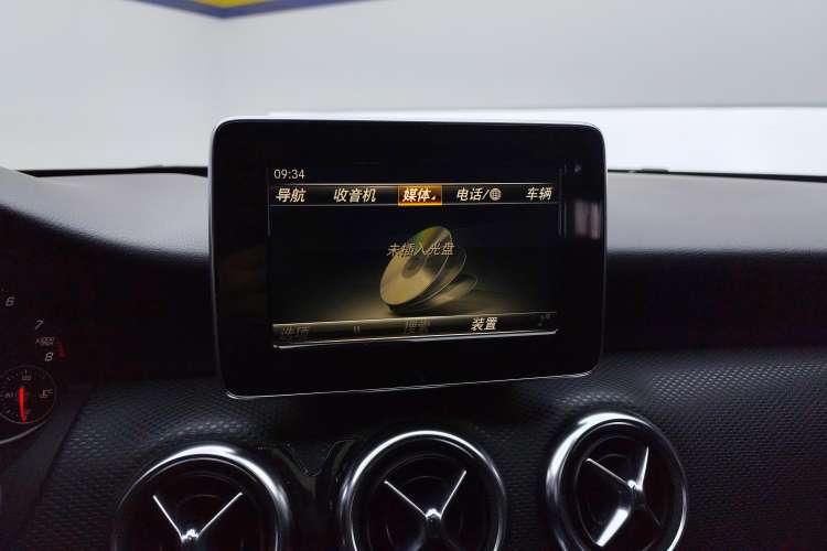 Used Mercedes-Benz A-Class 2017 Revised A 200 Dynamic Edition Audio And AC Panel