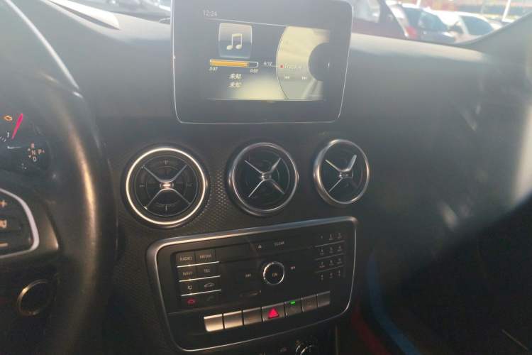 Used Mercedes-Benz A-Class 2017 A 200 Dynamic Edition Audio And AC Panel