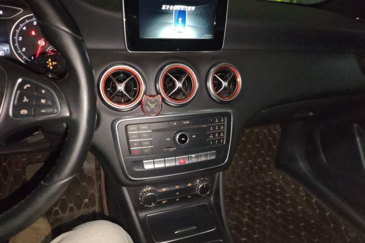 Used Mercedes-Benz A-Class 2017 Revised A 200 Dynamic Edition Audio And AC Panel