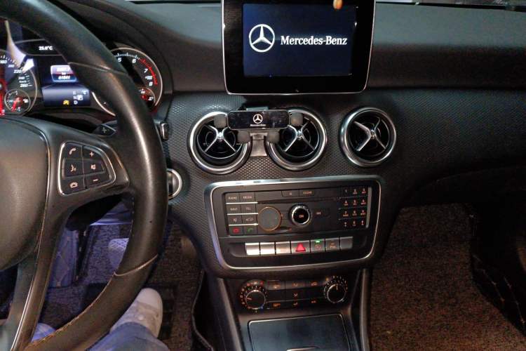 Used Mercedes-Benz A-Class 2017 Revised A 200 Dynamic Edition Audio And AC Panel