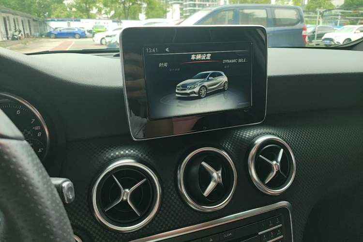 Used Mercedes-Benz A-Class 2017 A 200 Fashion Model Audio And AC Panel