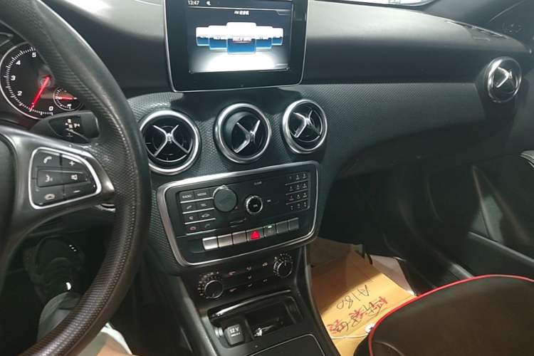 Used Mercedes-Benz A-Class 2017 A 180 Audio And AC Panel