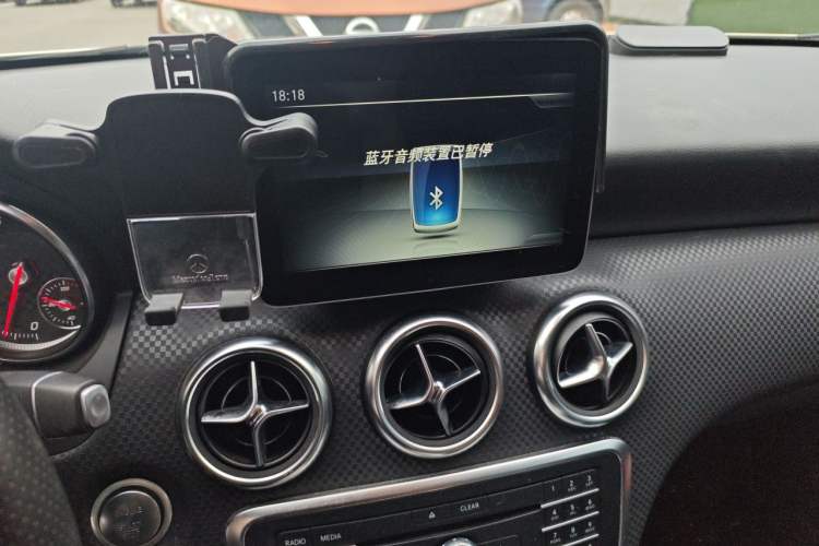 Used Mercedes-Benz A-Class 2017 Revised Version A 200 Fashion Edition Audio And AC Panel