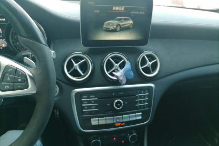 Used Mercedes-Benz A-Class 2017 A 200 Polar Limited Edition Audio And AC Panel