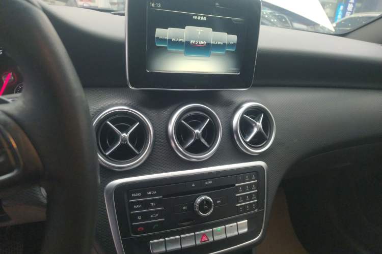 Used Mercedes-Benz A-Class 2017 Revised A 200 Dynamic Edition Audio And AC Panel