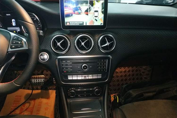 Used Mercedes-Benz A-Class 2017 A 200 Sport Audio And AC Panel