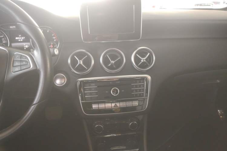 Used Mercedes-Benz A-Class 2017 Revised A 200 Dynamic Edition Audio And AC Panel