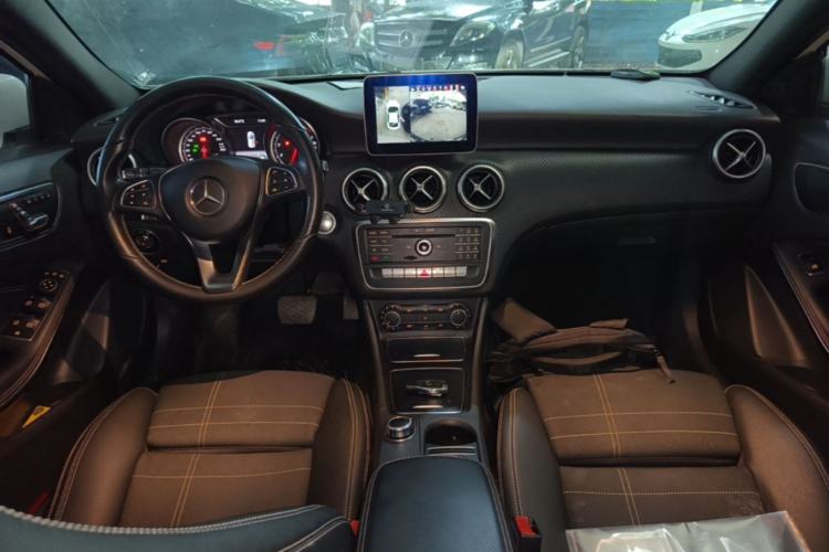 Used Mercedes-Benz A-Class 2017 A 200 Fashion Model Center Console
