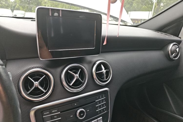 Used Mercedes-Benz A-Class 2017 A 200 Dynamic Edition Center Console