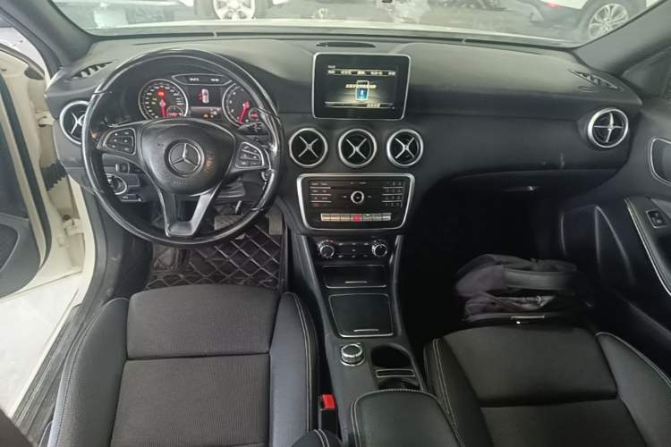 Used Mercedes-Benz A-Class 2017 Revised A 200 Dynamic Edition Center Console