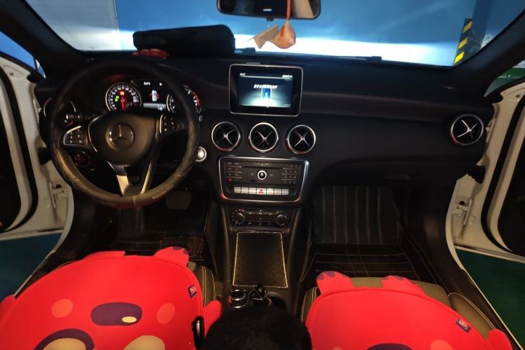 Used Mercedes-Benz A-Class 2017 Revised A 200 Dynamic Edition Center Console