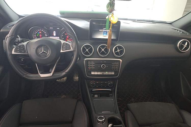 Used Mercedes-Benz A-Class 2017 A 200 Sport Center Console