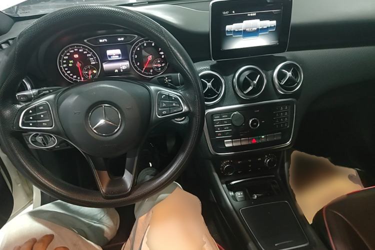 Used Mercedes-Benz A-Class 2017 A 180 Center Console