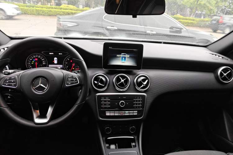Used Mercedes-Benz A-Class 2017 Revised A 200 Dynamic Edition Center Console