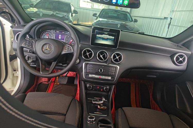 Used Mercedes-Benz A-Class 2017 A 180 Center Console