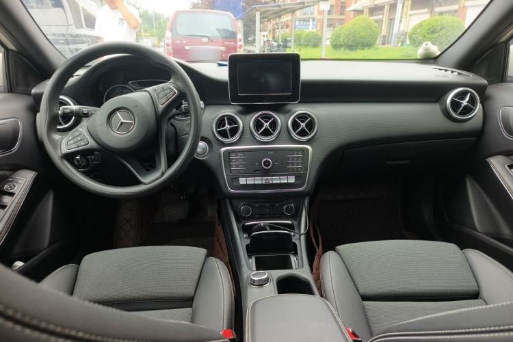 Used Mercedes-Benz A-Class 2017 A 180 Center Console
