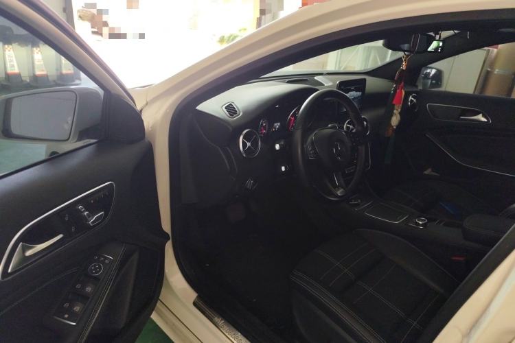 Used Mercedes-Benz A-Class 2017 Revised Version A 200 Fashion Edition Driver Seat