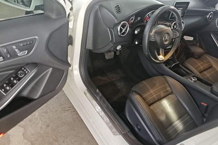 Used Mercedes-Benz A-Class 2017 A 200 Fashion Model Driver Seat