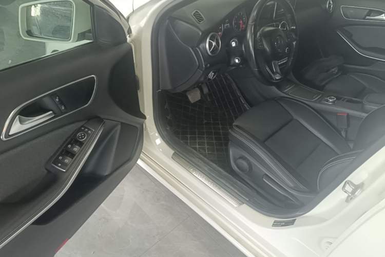 Used Mercedes-Benz A-Class 2017 Revised A 200 Dynamic Edition Driver Seat