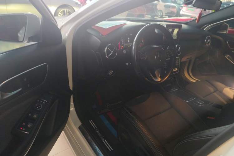 Used Mercedes-Benz A-Class 2017 A 200 Dynamic Edition Driver Seat