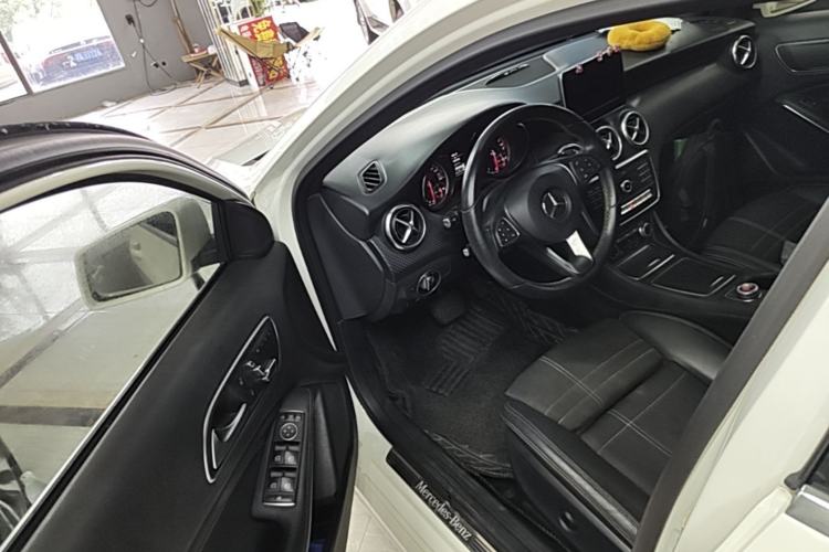 Used Mercedes-Benz A-Class 2017 A 200 Dynamic Edition Driver Seat