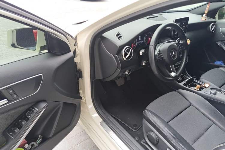 Used Mercedes-Benz A-Class 2017 Revised A 200 Dynamic Edition Driver Seat