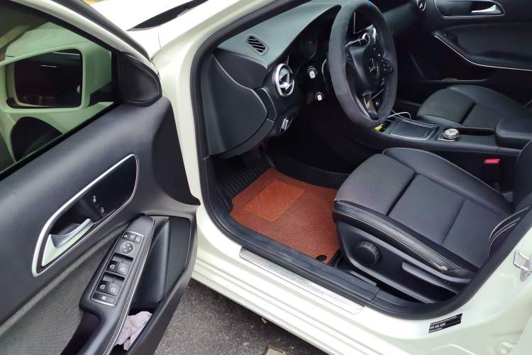 Used Mercedes-Benz A-Class 2017 A 200 Dynamic Edition Driver Seat