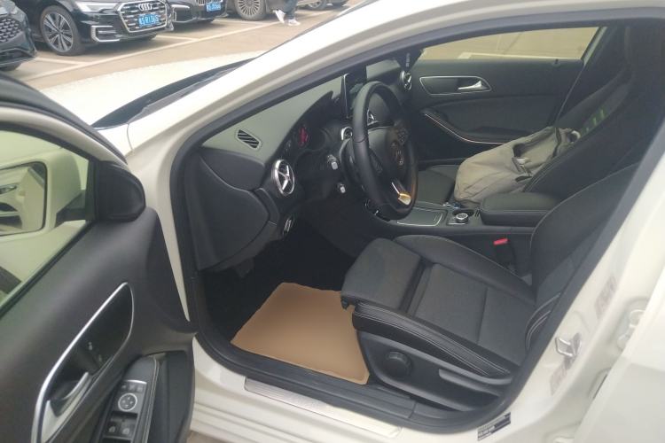 Used Mercedes-Benz A-Class 2017 Revised A 200 Dynamic Edition Driver Seat